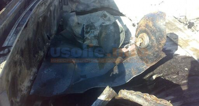 Три газовых баллона взорвались в кузове пикапа "Ниссан Навара" в Усолье-Сибирском