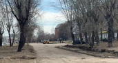 В Усолье-Сибирском начали разбирать старый бордюр на Комсомольском проспекте